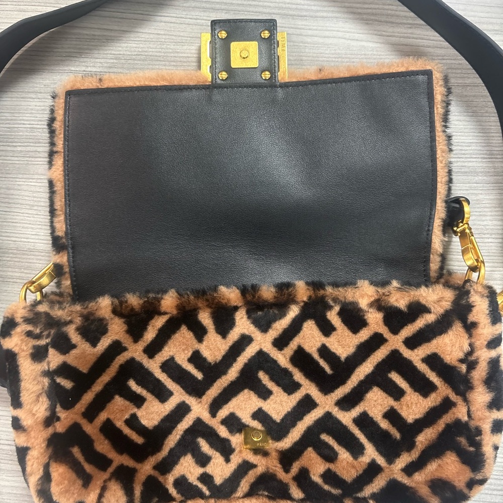 Fendi Shearling Vitello Dolce Marco FF baguette Bag - Picture 7 of 12